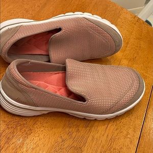 Women’s Bass Propel walkers size 6.5 M